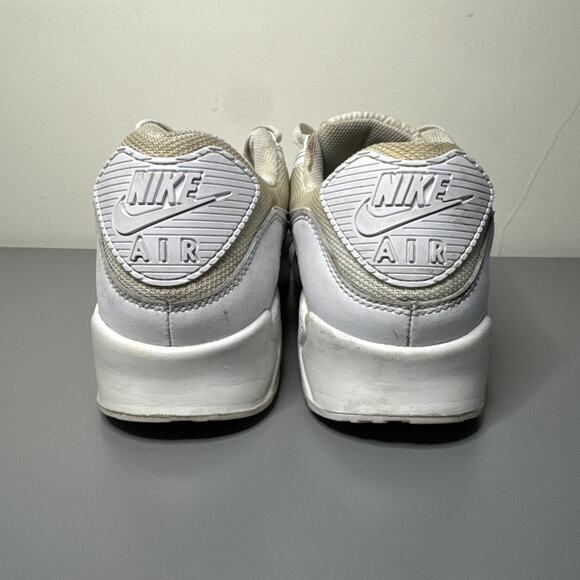 Nike Air Max Men’s Size 13 US Triple White Athletic Running Shoes CN8490-100 - Picture 5 of 10